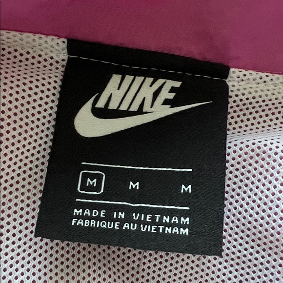 Nike Women's Vintage Icon Clash Colorblocked Track Jacket - Picture 11 of 12